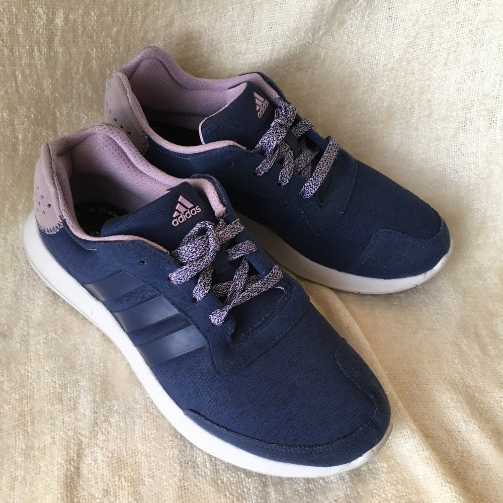 Adidas women's Element Refresh blue running sneakers. Size 7.5